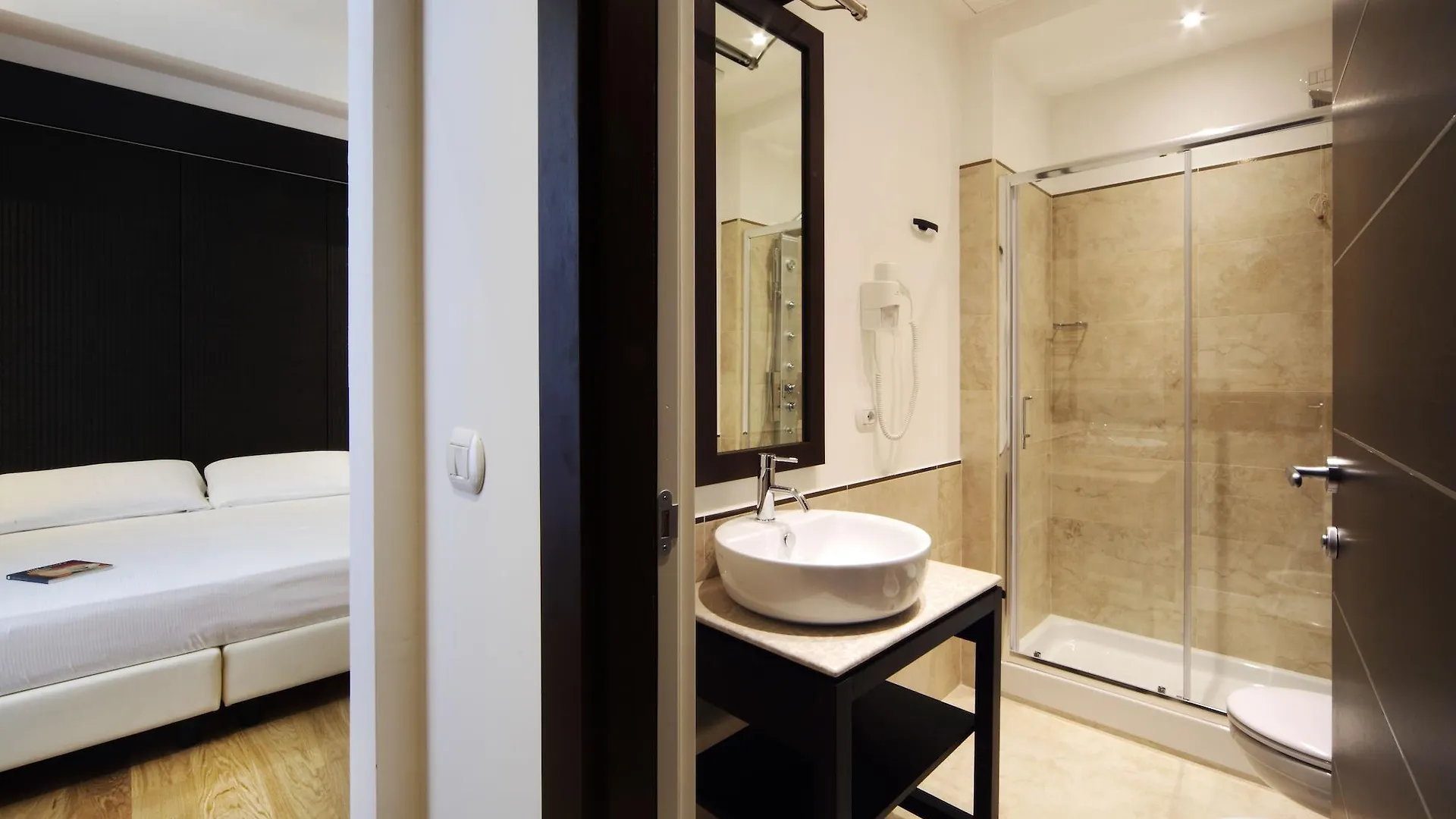 Ig-Suites Rom 3*,  Italien
