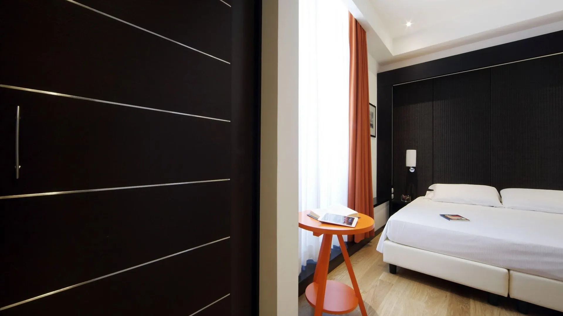 Ig-Suites Rom 3*,